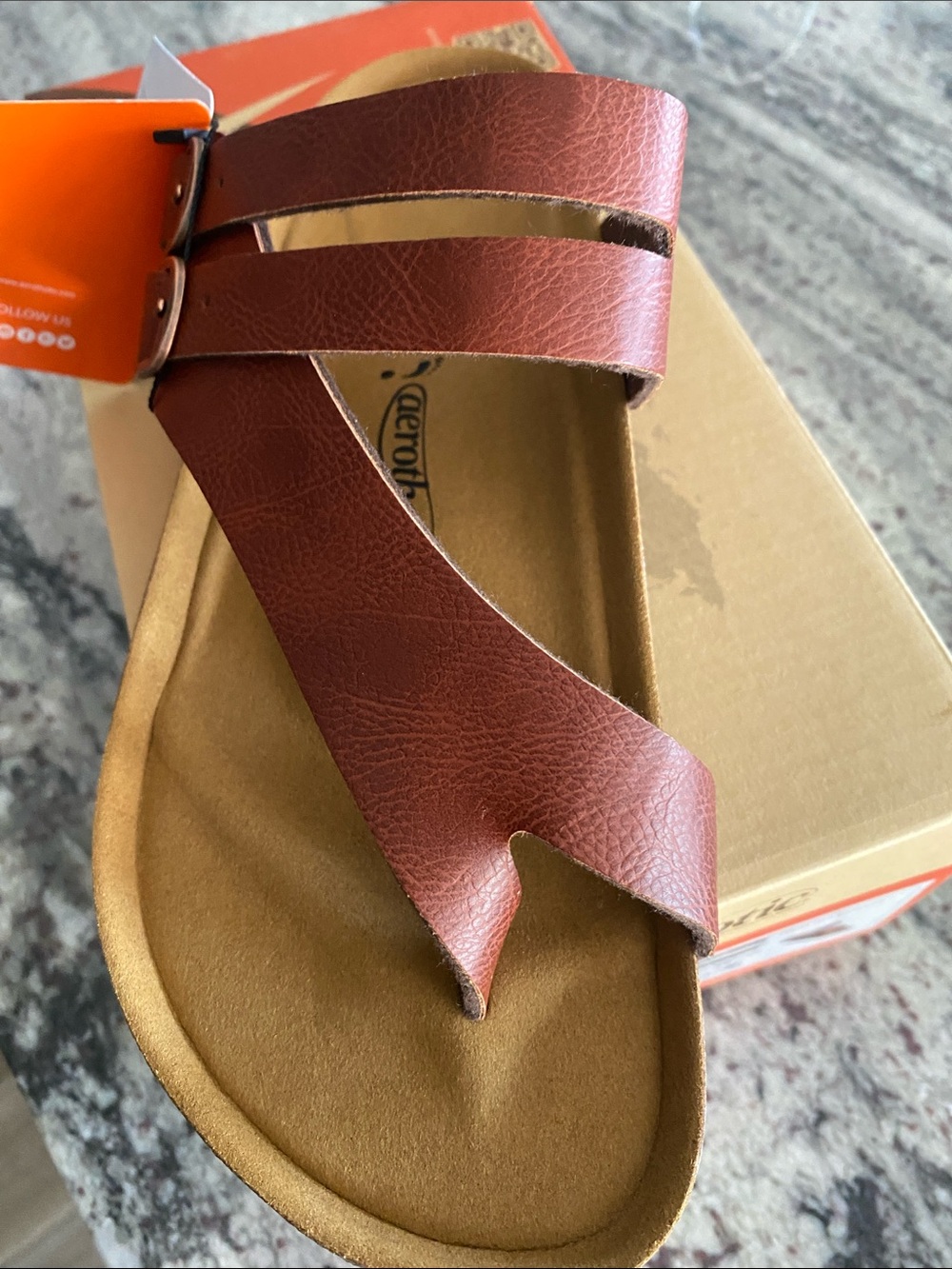 Aerothotic Women's Brown Leather Toe-Loop Sandals - Picture 5 of 5
